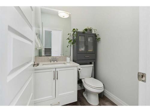 2 Meadow Close, Lacombe, AB - Indoor Photo Showing Bathroom