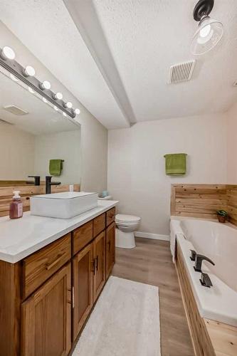 3912 45A Street, Ponoka, AB - Indoor Photo Showing Bathroom