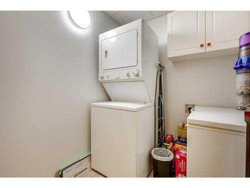 304-5300 48 Street, Red Deer, AB - Indoor Photo Showing Laundry Room