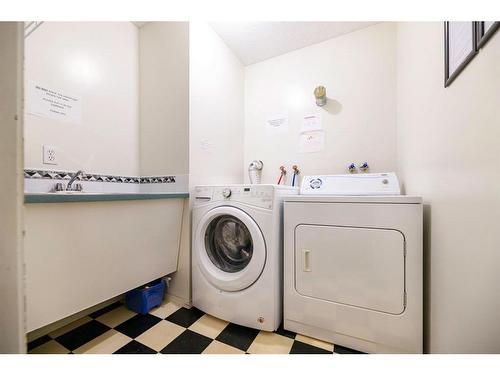 307-5326 47 Avenue, Red Deer, AB - Indoor Photo Showing Laundry Room