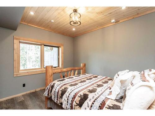 34226 Range Road 43, Rural Mountain View County, AB - Indoor Photo Showing Bedroom