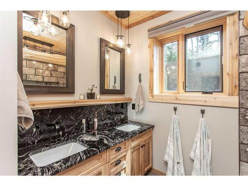 34226 Range Road 43, Rural Mountain View County, AB - Indoor Photo Showing Bathroom