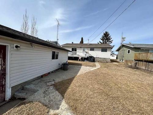 4927 47 Street, Hardisty, AB - Outdoor With Exterior
