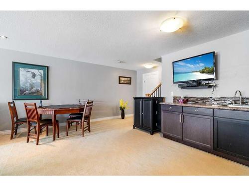 146 Alberts Close, Red Deer, AB - Indoor Photo Showing Other Room