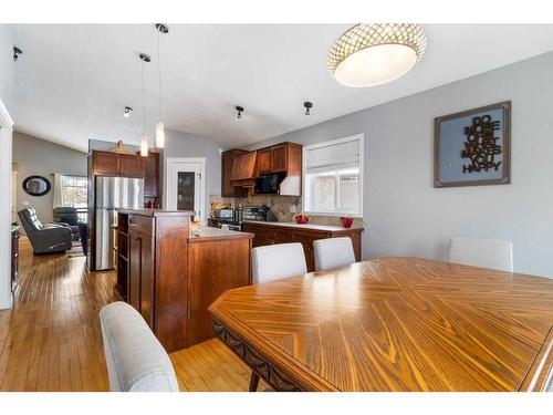 146 Alberts Close, Red Deer, AB - Indoor Photo Showing Dining Room