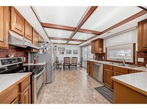 5408 60 Street, Ponoka, AB - Indoor Photo Showing Kitchen With Double Sink