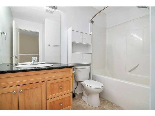 278 Northlands Pointe Ne, Medicine Hat, AB - Indoor Photo Showing Bathroom