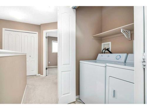 278 Northlands Pointe Ne, Medicine Hat, AB - Indoor Photo Showing Laundry Room