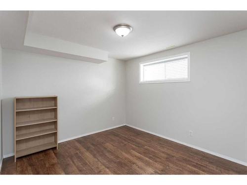 2 Estella Crescent, Lacombe, AB - Indoor Photo Showing Other Room