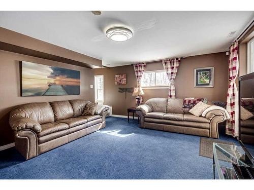 217-36078 Range Road 245 A, Rural Red Deer County, AB - Indoor Photo Showing Living Room