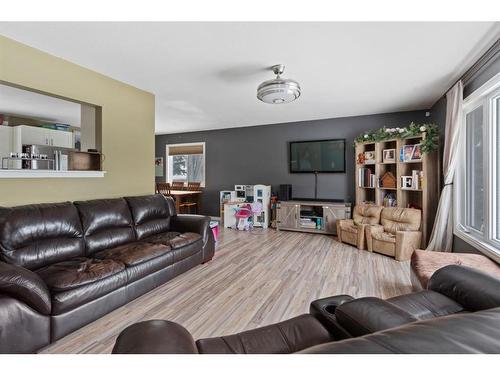 38 Grand Drive, Camrose, AB - Indoor Photo Showing Living Room