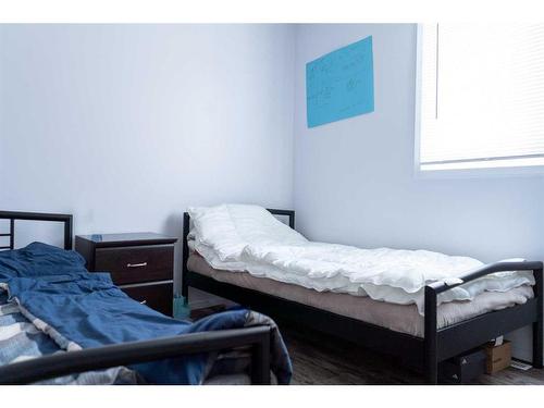 5837 59 Street, Red Deer, AB - Indoor Photo Showing Bedroom