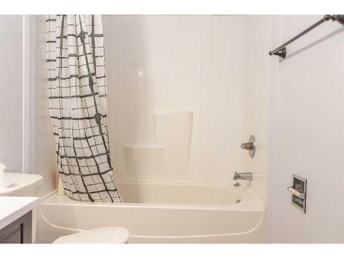 5837 59 Street, Red Deer, AB - Indoor Photo Showing Bathroom
