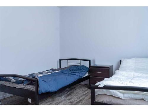 5837 59 Street, Red Deer, AB - Indoor Photo Showing Bedroom