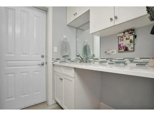 5207 57 A Street Close, Stettler, AB - Indoor Photo Showing Bathroom