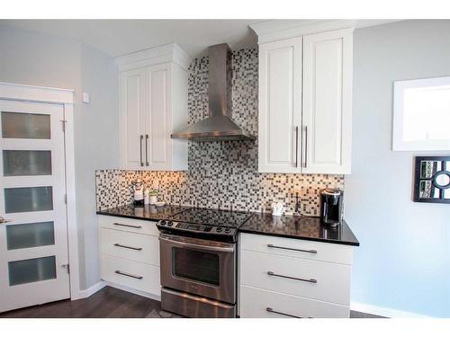 25 Lazaro Close, Red Deer, AB - Indoor Photo Showing Kitchen With Upgraded Kitchen