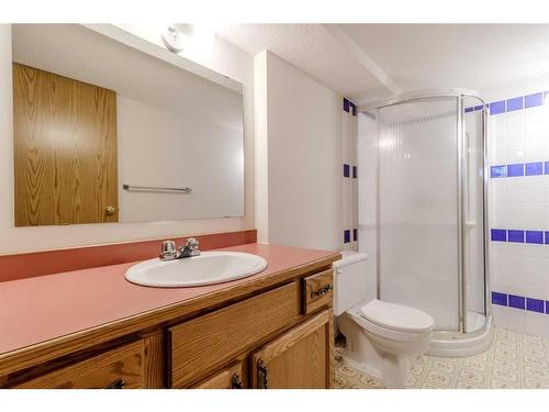 72-2816 Botterill Crescent, Red Deer, AB - Indoor Photo Showing Bathroom