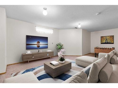72-2816 Botterill Crescent, Red Deer, AB - Indoor Photo Showing Living Room
