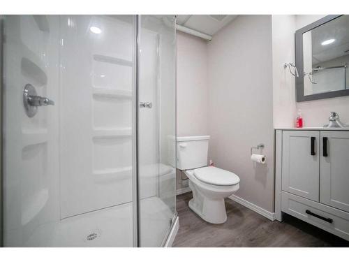 4513 73A Street, Camrose, AB - Indoor Photo Showing Bathroom