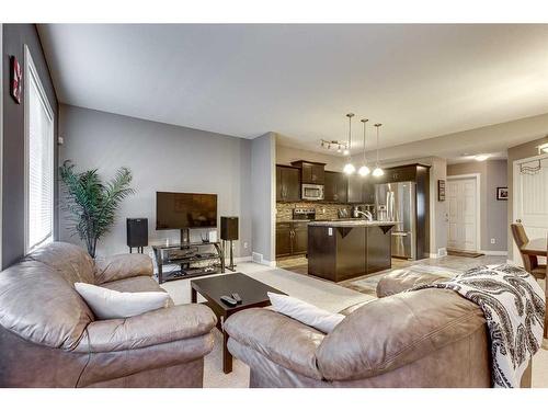 155 Larsen Crescent, Red Deer, AB - Indoor Photo Showing Living Room