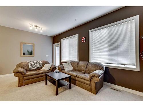 155 Larsen Crescent, Red Deer, AB - Indoor Photo Showing Living Room
