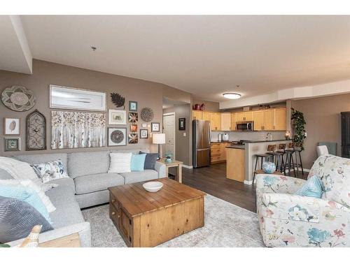 309-69 Ironstone Drive, Red Deer, AB - Indoor Photo Showing Living Room