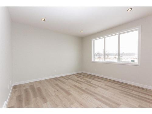 21 Toal Close, Red Deer, AB - Indoor Photo Showing Other Room