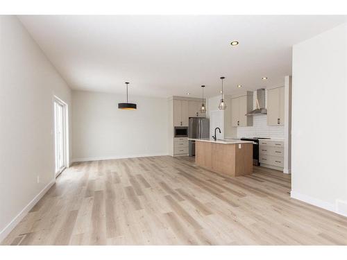 21 Toal Close, Red Deer, AB - Indoor Photo Showing Kitchen