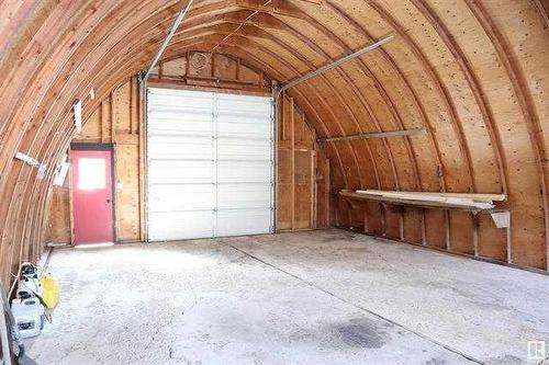 272070 Hwy 616, Rural Wetaskiwin No. 10, County Of, AB - Indoor Photo Showing Garage