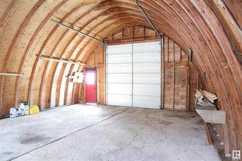 272070 Hwy 616, Rural Wetaskiwin No. 10, County Of, AB - Indoor Photo Showing Garage