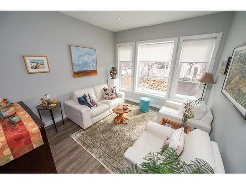4607 45 Street, Red Deer, AB - Indoor Photo Showing Living Room