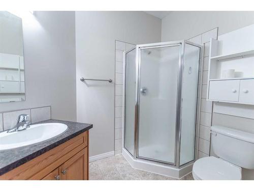 5008 B 49 Street, Stettler, AB - Indoor Photo Showing Bathroom