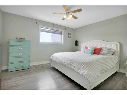 10 Fawn Meadows Drive, Delburne, AB - Indoor Photo Showing Bedroom