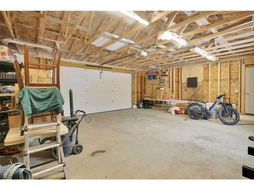 10 Fawn Meadows Drive, Delburne, AB - Indoor Photo Showing Garage