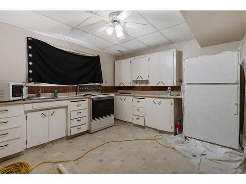 2 Princess Drive, Lamont, AB - Indoor Photo Showing Kitchen