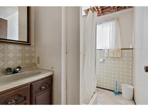 2 Princess Drive, Lamont, AB - Indoor Photo Showing Bathroom
