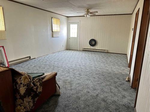 4917 Railway Avenue, Coronation, AB - Indoor Photo Showing Other Room