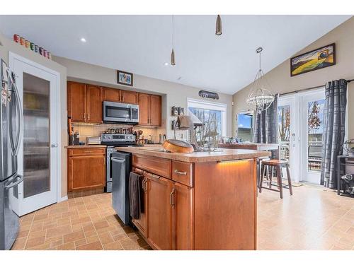 316 Wiley Crescent, Red Deer, AB - Indoor Photo Showing Kitchen