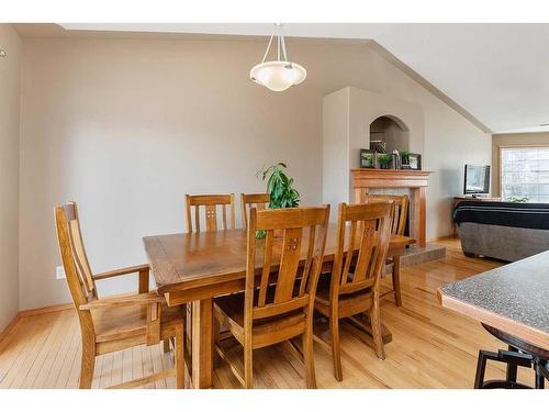75 Irving Crescent, Red Deer, AB - Indoor Photo Showing Dining Room