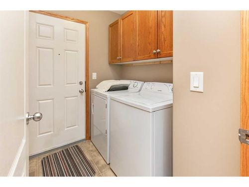75 Irving Crescent, Red Deer, AB - Indoor Photo Showing Laundry Room