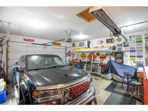 14 Fawn Close, Sylvan Lake, AB - Indoor Photo Showing Garage