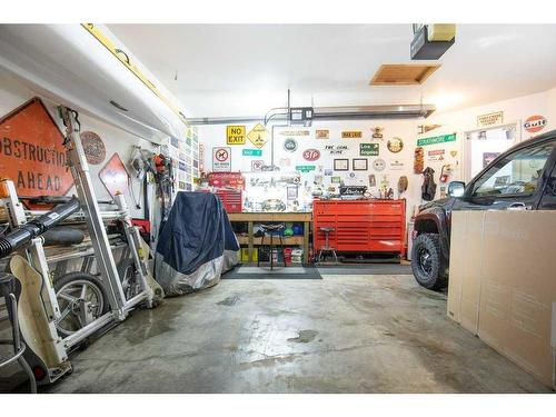14 Fawn Close, Sylvan Lake, AB - Indoor Photo Showing Garage