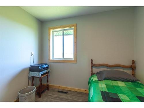 17132 Twp 40-4, Rural Stettler No. 6, County Of, AB - Indoor Photo Showing Bedroom