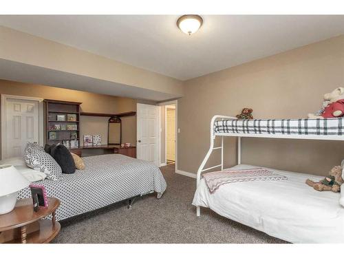 217-27111 Highway 597, Rural Lacombe County, AB - Indoor Photo Showing Bedroom