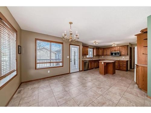 6041 47 Street Close, Innisfail, AB - Indoor Photo Showing Kitchen
