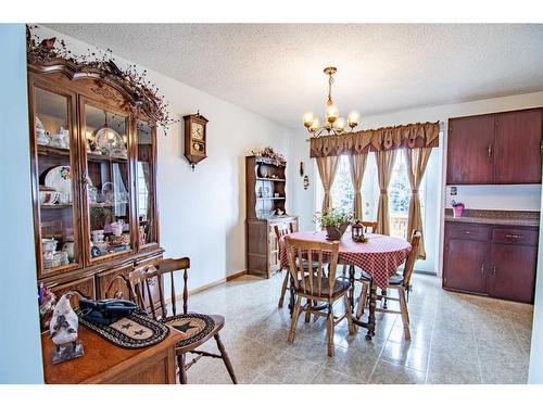 40411 Range Road 245.5, Rural Lacombe County, AB - Indoor Photo Showing Dining Room