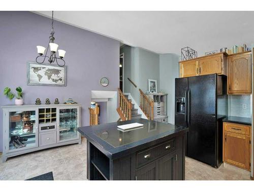 146 Robinson Crescent, Red Deer, AB - Indoor Photo Showing Kitchen