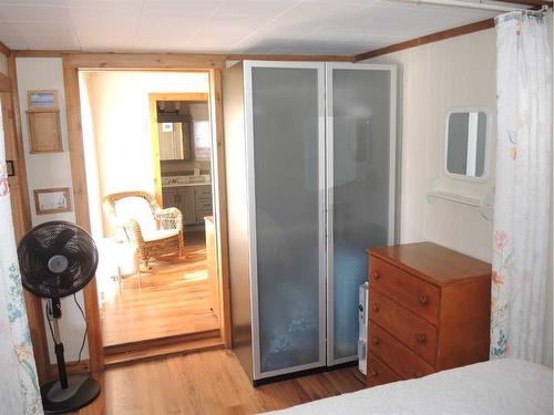 3925 50 Avenue, Sylvan Lake, AB - Indoor Photo Showing Bedroom