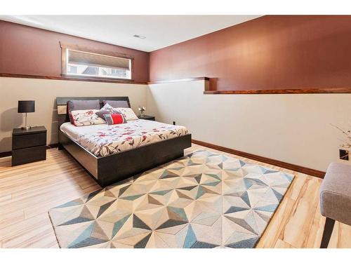 7029 Cobb Street, Lacombe, AB - Indoor Photo Showing Bedroom