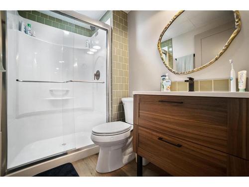 3801 50 Street, Camrose, AB - Indoor Photo Showing Bathroom